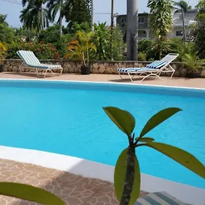 Chaudhry House Montego Bays- 2nd Floor Guest house